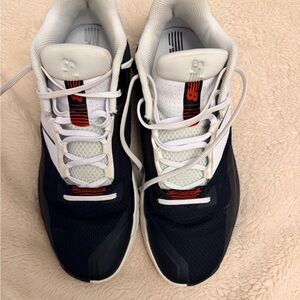 New Balance 9060 basketball sneakers